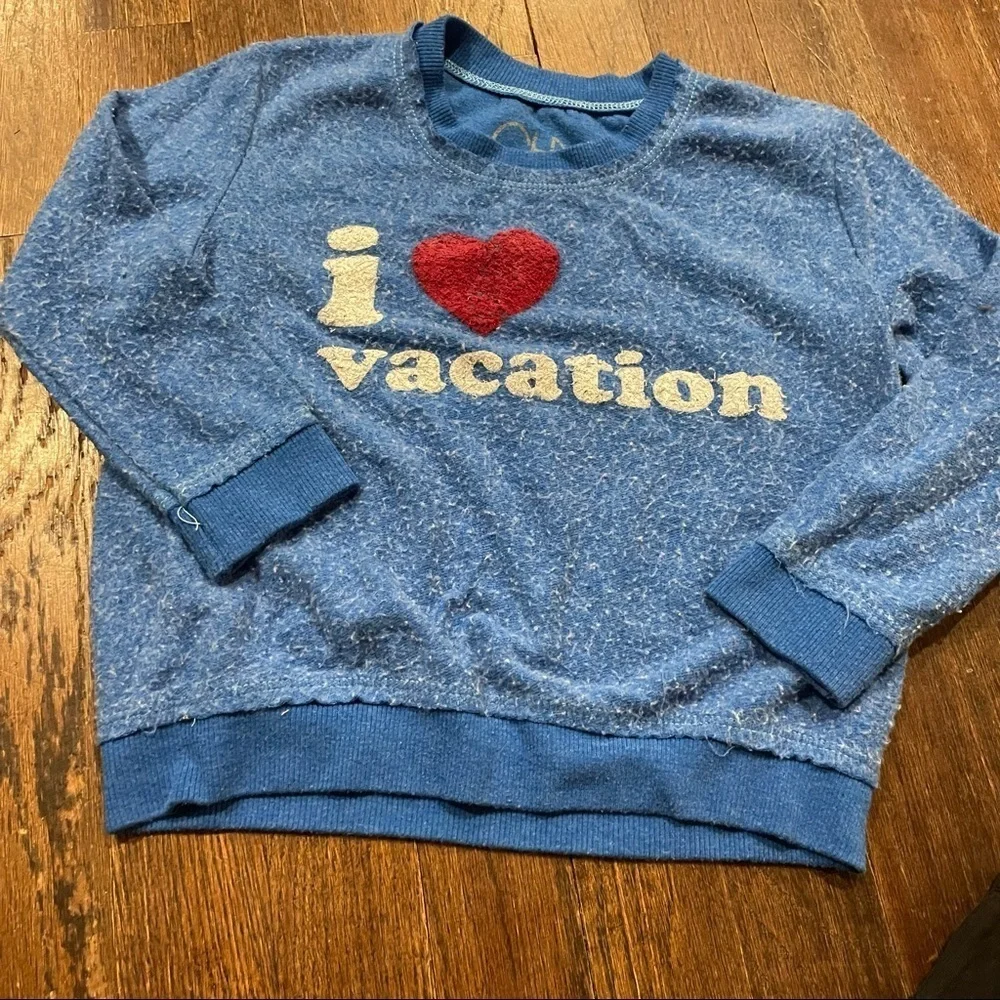 Chaser I ❤️ vacation sweatshirt size 3